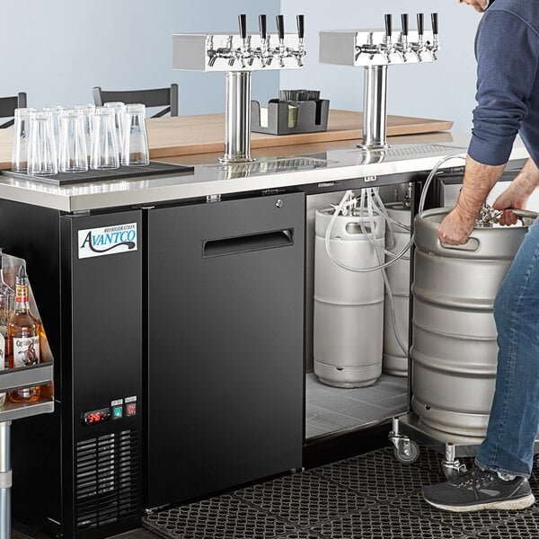 Avantco Black Kegerator / Beer Dispenser with 2 Quadruple Tap Towers (4) 1/2 Keg Capacity