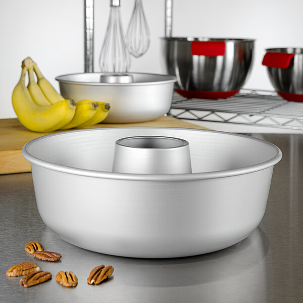 Fat Daddio's RMP10 ProSeries 10" x 3 1/2" Anodized Aluminum Ring Cake Pan