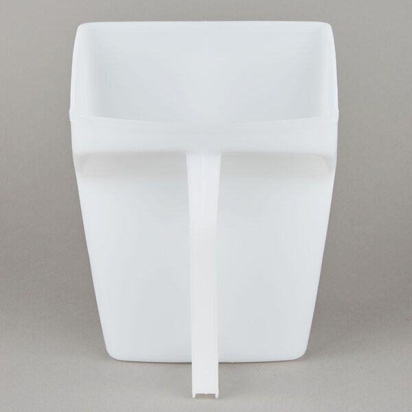 Rubbermaid FG288500WHT Bouncer® Utility Scoop 64 oz.