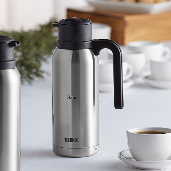 Thermos FN367 32 oz. Skim Stainless Steel Vacuum Insulated Carafe by Arc  Cardinal
