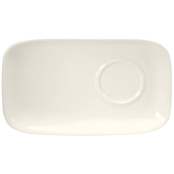 A white rectangular plate with a circle on it.