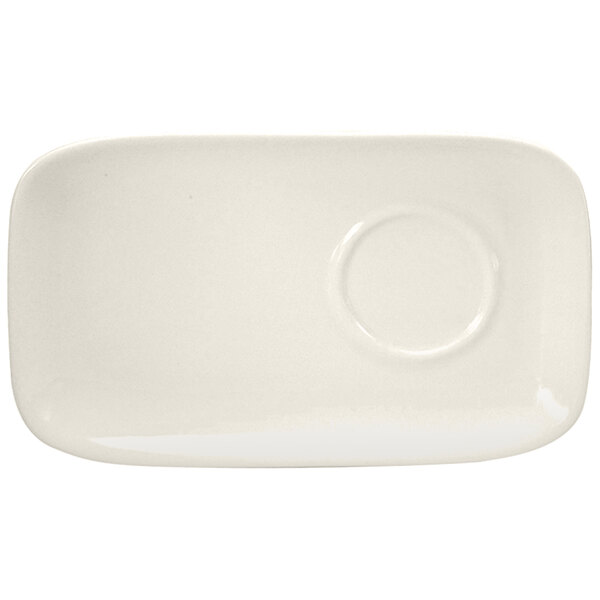 A white rectangular plate with a circle on it.
