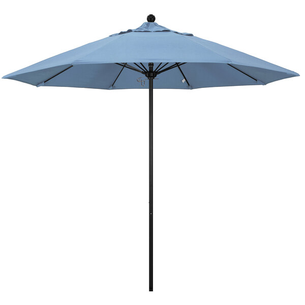 California Umbrella ALTO 908 SUNBRELLA 1A Venture 9' Round Push Lift