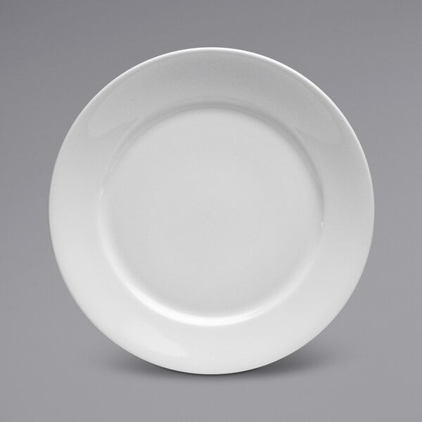 A Sant'Andrea Queensbury porcelain plate with a wide white rim.