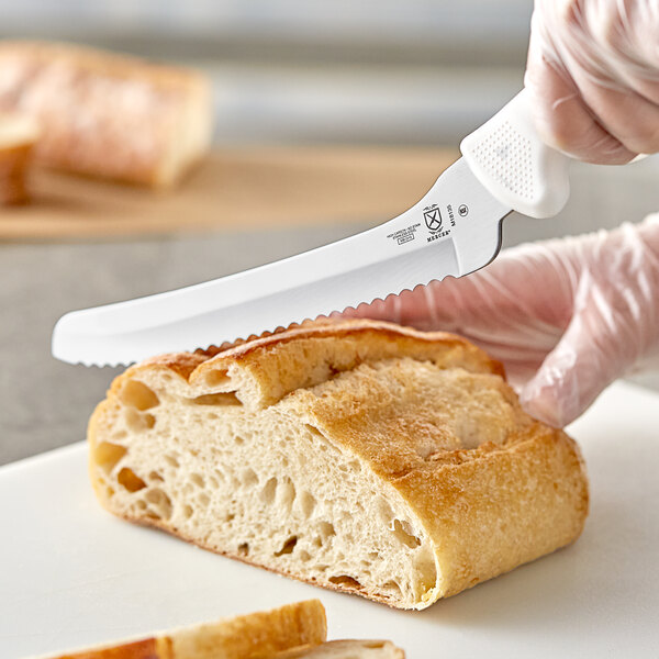 Mercer Culinary M18135 Ultimate White® 8" Offset Wavy Edge Bread Knife