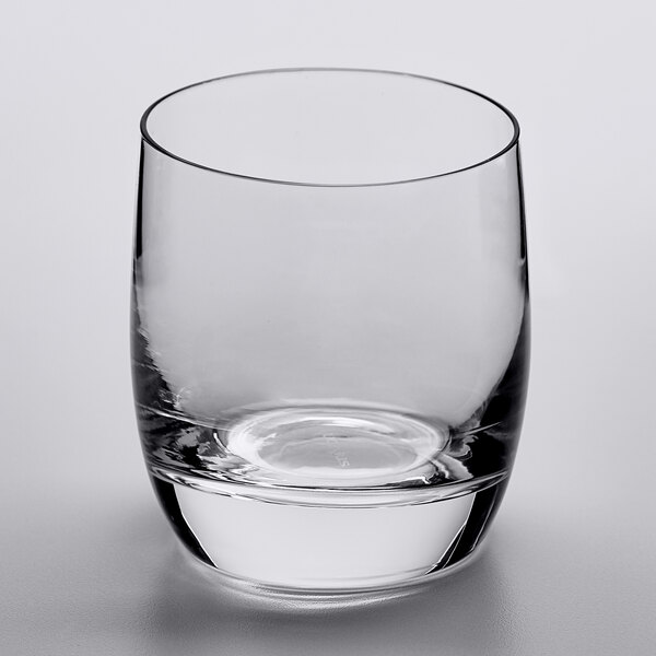 A close up of a clear Lucaris Rocks glass with a clear rim.