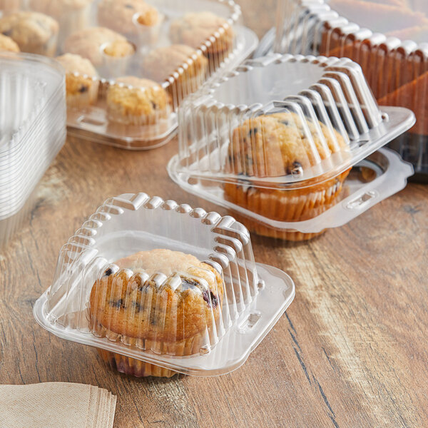 Choice Clear PET Plastic Cupcake / Muffin Container 400