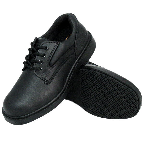 slip resistant all black shoes