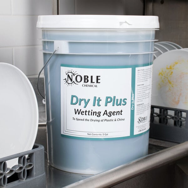 Noble Chemical 5 Gallon / 640 oz. Dry It Plus Concentrated Rinse Aid for High Temperature Dish Machines