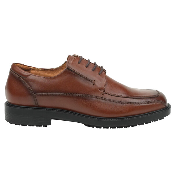 A brown leather SR Max Oxford dress shoe with a black sole.