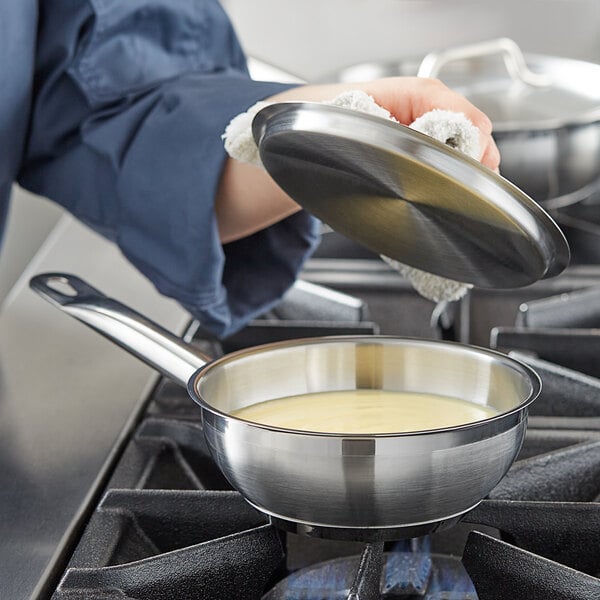 Vigor SS1 Series 1 Qt. Stainless Steel Saucier Pan / Butter Warmer