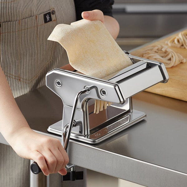 HAND CRANK PASTA MAKING MACHINE