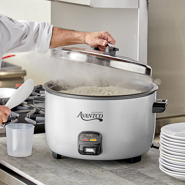 Emperor's Select EGRC Liquid Propane 140 Cup (70 Cup Raw) Gas Rice Cooker  and Warmer - 24,000