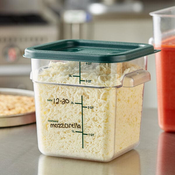 Vigor 4 Qt. Clear Square Polycarbonate Food Storage Container and Green Lid