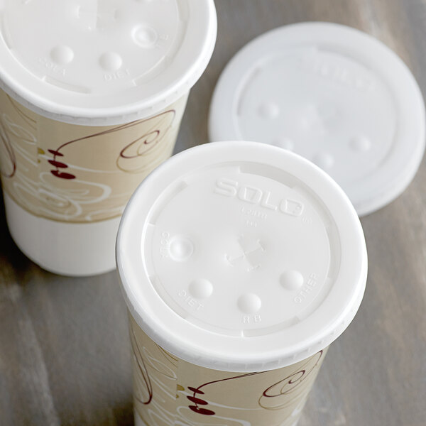 Solo L28BNR 28-32 oz. Translucent Flat Plastic Lid with Straw Slot and  Identification Buttons - 960/Case