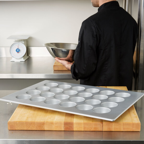 24 Cup 7 oz. Glazed Aluminized Steel Jumbo Muffin / Cupcake Pan 17 7/