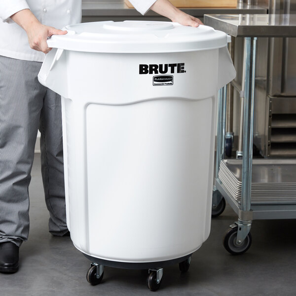 rubbermaid brute storage