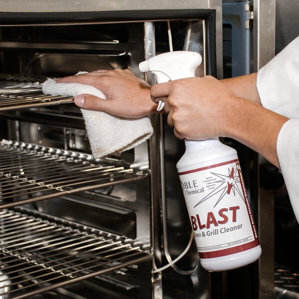 Noble Chemical Blast 1 qt. / 32 oz. Ready-to-Use Liquid Oven & Grill Cleaner