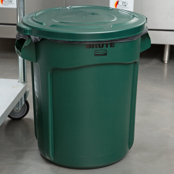 Rubbermaid FG265400DGRN BRUTE Green 55 Gallon Round Trash Can Lid