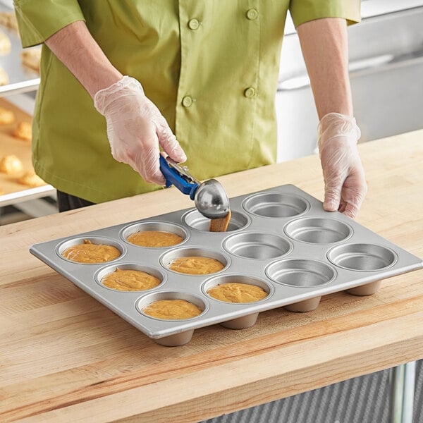 Chicago Metallic 45435 Large Crown Muffin Pan 17-7/8 X 25-7/8 Overall  Makes (15) 4-1/8 Dia. Muffins