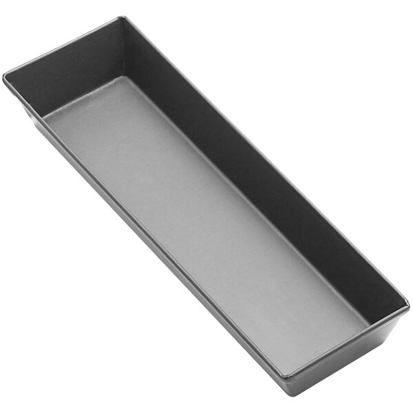 An American Metalcraft rectangular aluminum pizza pan with a rectangular bottom.