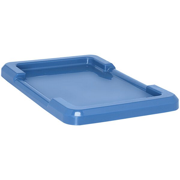 A blue plastic Quantum lid on a blue plastic cross stack tub.