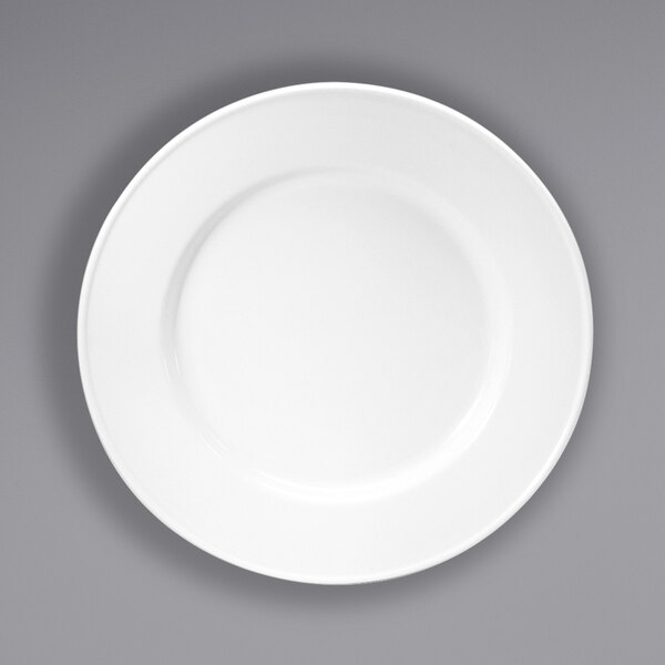 An Oneida Classic cream white porcelain plate with a circular ring.