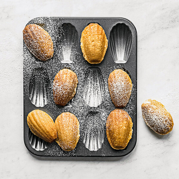 de Buyer 10 1/4" x 8" NonStick Madeleine Pan 4710.12