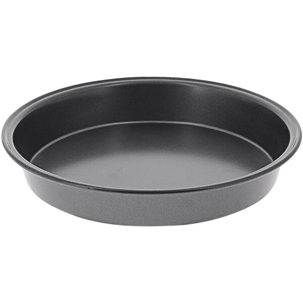 A black round de Buyer cake pan.