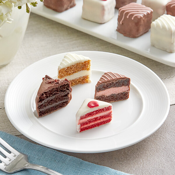 Assorted　Petit　Fours　96/Case　Cuisine　Innovations