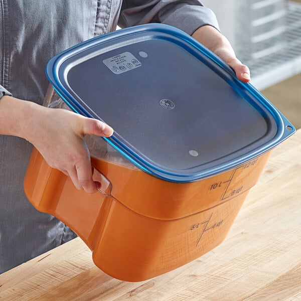 Cambro SFC12453 CamSquare® Blue Polyethylene Lid for 12, 18, & 22 qt.  Containers 