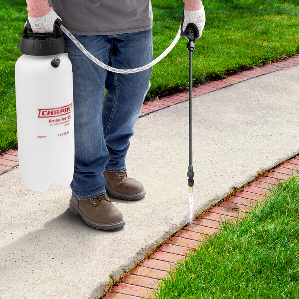 Chapin 26031XP Pro Series XP 3 Gallon MultiPurpose Poly Sprayer