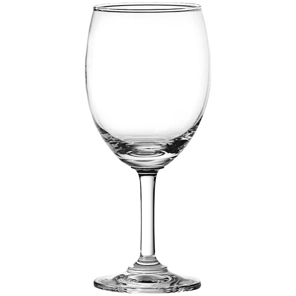 A close-up of a Classic clear wine glass with a stem.