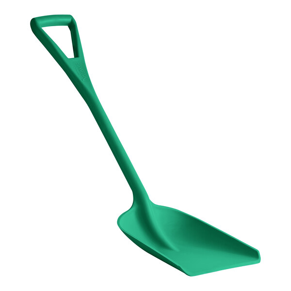 A Carlisle green food service shovel with a handle.