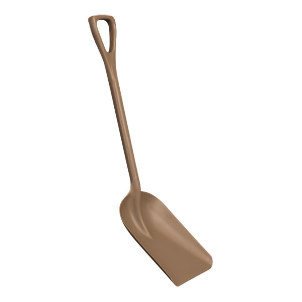 A brown Remco polypropylene food service shovel with a long handle.