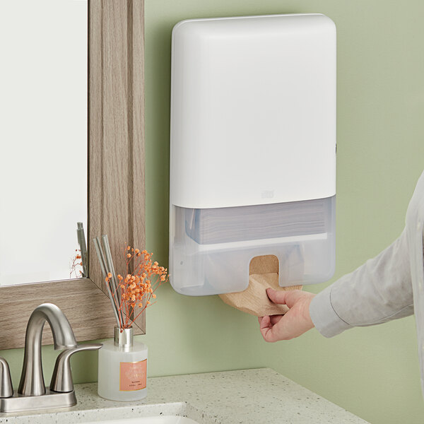 Tork Elevation Xpress 552020 White Wall Mount Multifold Hand Towel