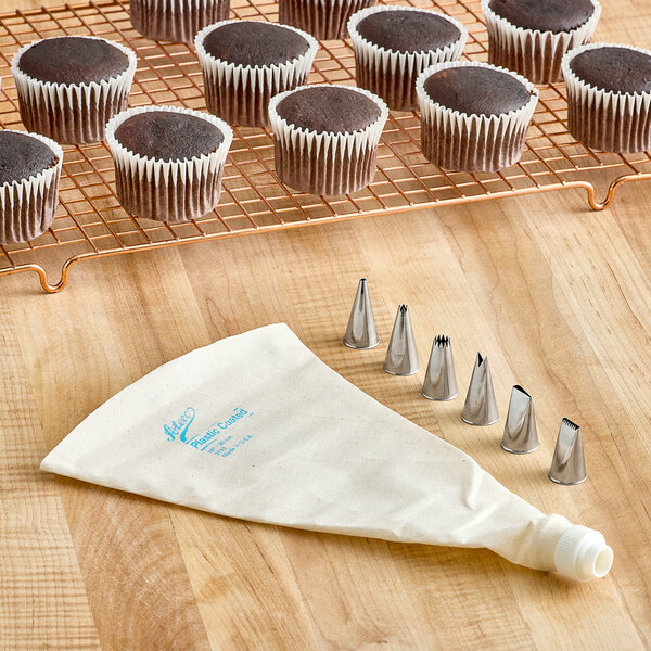 Ateco 8Piece Decorating Kit with a 10" PlasticCoated Reusable Pastry