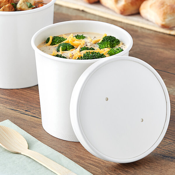Choice 26 oz. White Paper Soup Cup with Lid (250/Case)
