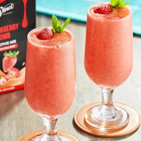 DaVinci Gourmet 48 fl. oz. Strawberry Bomb Real Fruit Smoothie Mix