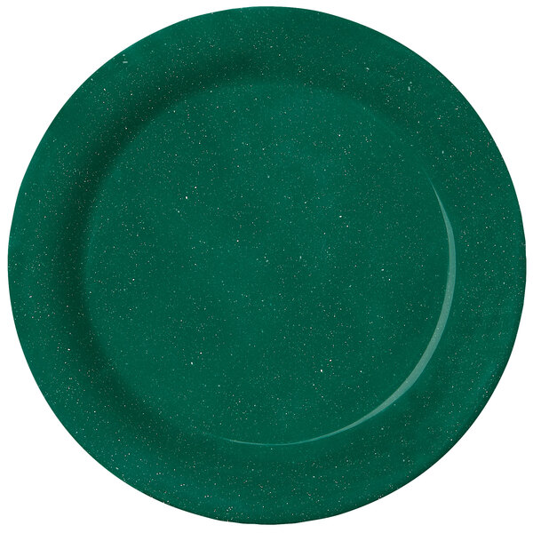 A Kentucky Green melamine plate with a dark green rim.