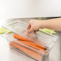 Rubbermaid FG121P23CLR 1/3 Size Clear Food Pan Lid with Peg Hole and Handle
