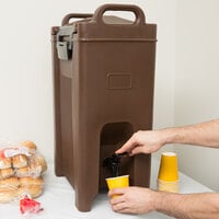 Carlisle XT500001 Cateraide™ XT 5 Gallon Brown Insulated Beverage Dispenser