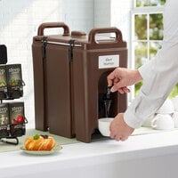 Cambro 250LCD131 Camtainers® 2.5 Gallon Dark Brown Insulated Beverage Dispenser