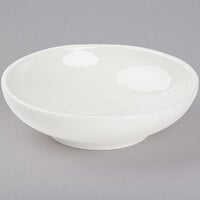 Tuxton BEB-3103 31 oz. Eggshell Coupe China Salad Bowl - 12/Case