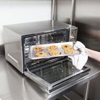 Waring WCO250X Quarter Size Countertop Convection Oven - 120V, 1700W