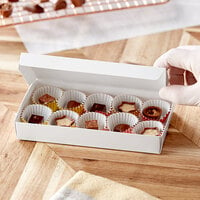 7 1/2" x 4" x 1 1/8" White 1/2 lb. 1-Piece Candy Box - 250/Case