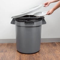 Continental Huskee 20 Gallon Gray Round Trash Can with Gray Lid