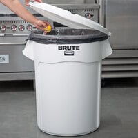 Rubbermaid BRUTE 55 Gallon White Round Trash Can and Lid