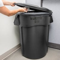 Rubbermaid BRUTE 44 Gallon Black Executive Round Trash Can and Lid