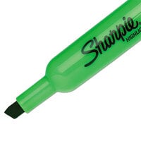 Sharpie 25026 Accent Fluorescent Green Chisel Tip Tank Style Highlighter - 12/Pack